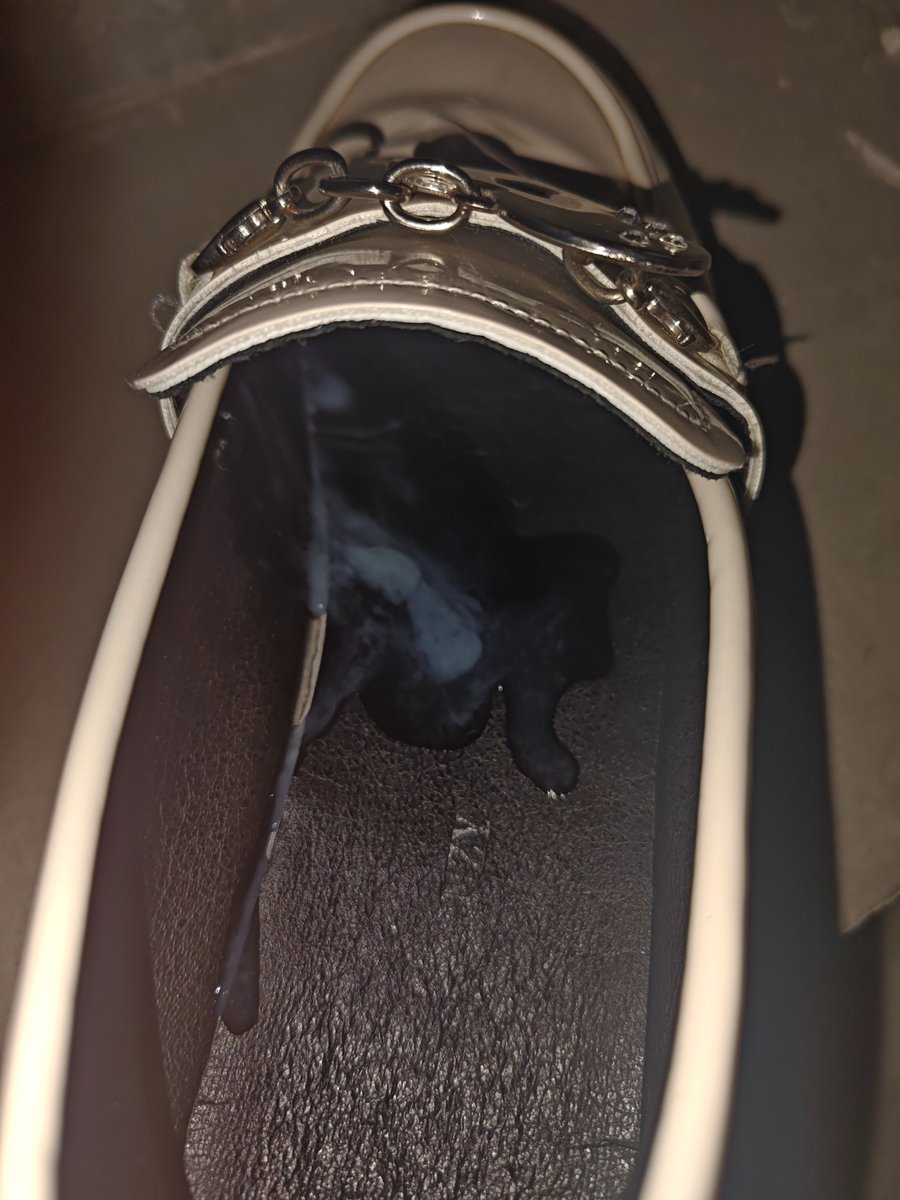 再更一个，跟扫中高档小区，小姐姐特别嫩，估计还是个大学生，还贴心的给我刷门禁卡，然后直接刚脱就玩，还是光脚穿的，直接打满不处理放回