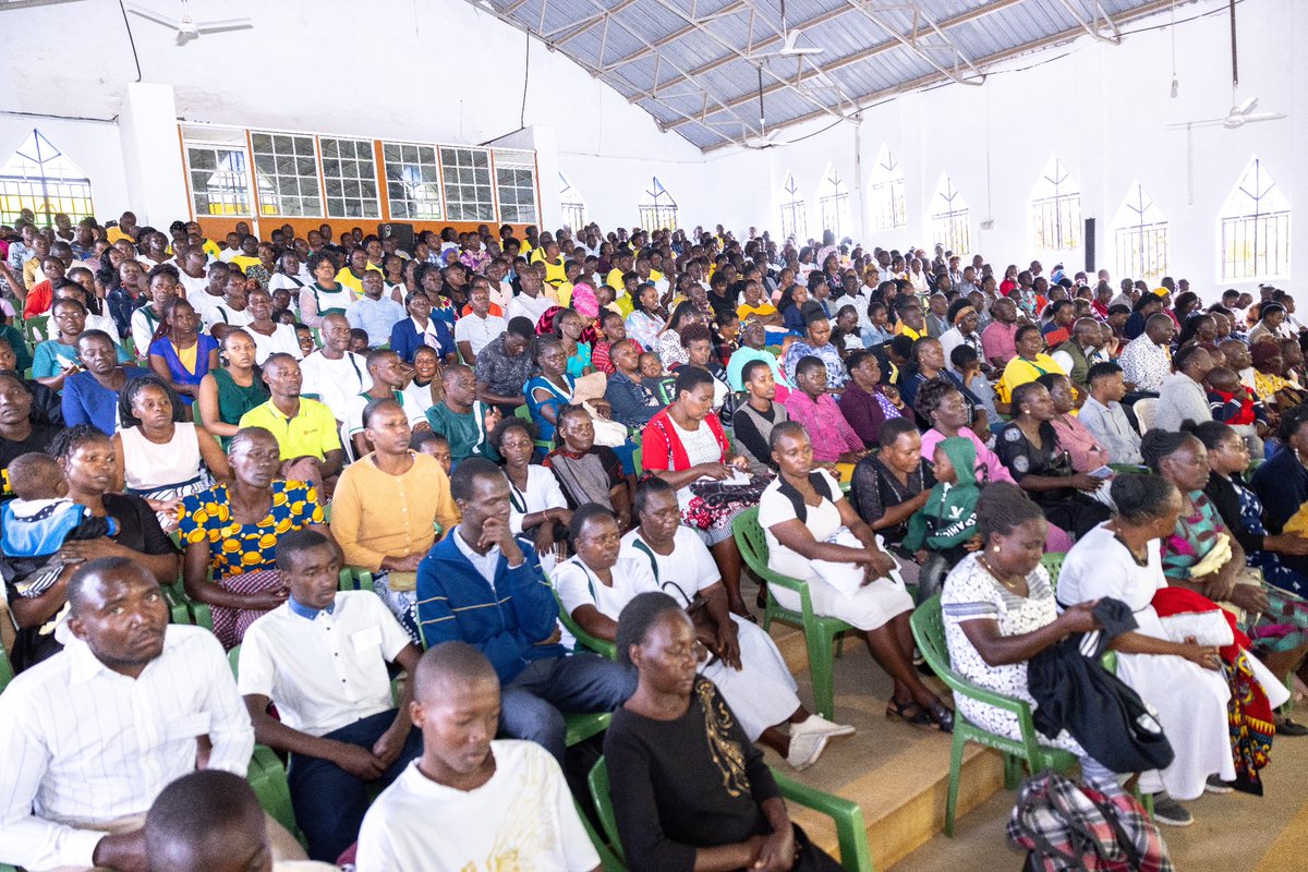 WilliamsRuto's tweet photo. “Be kind and compassionate to one another, forgiving each other, just as in Christ God has forgiven you.” — Ephesians 4:32

Sunday service at the Anglican Church of Kenya, Bungoma Diocese. https://t.co/QSNf0Vop8M