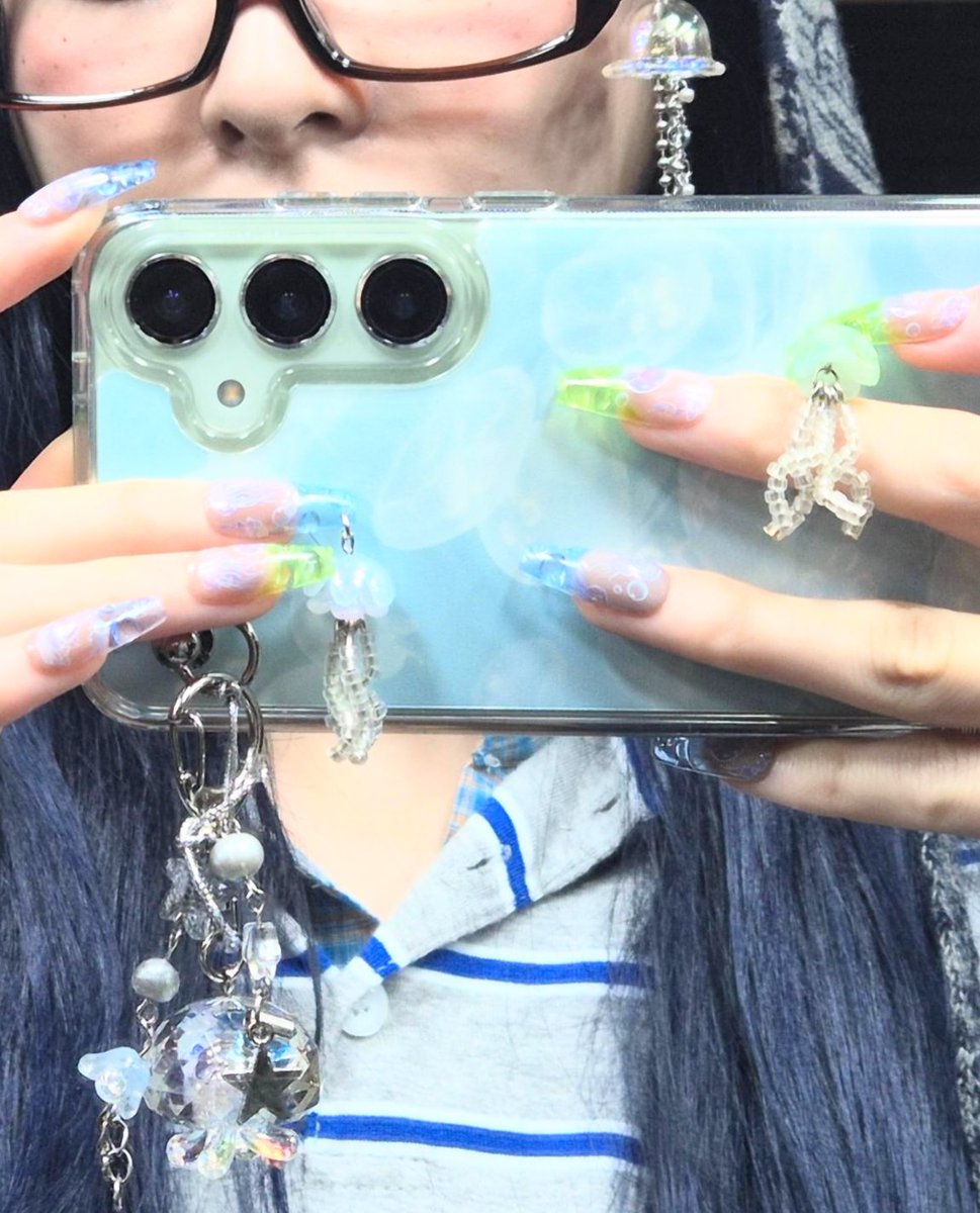 yunjin instagram update