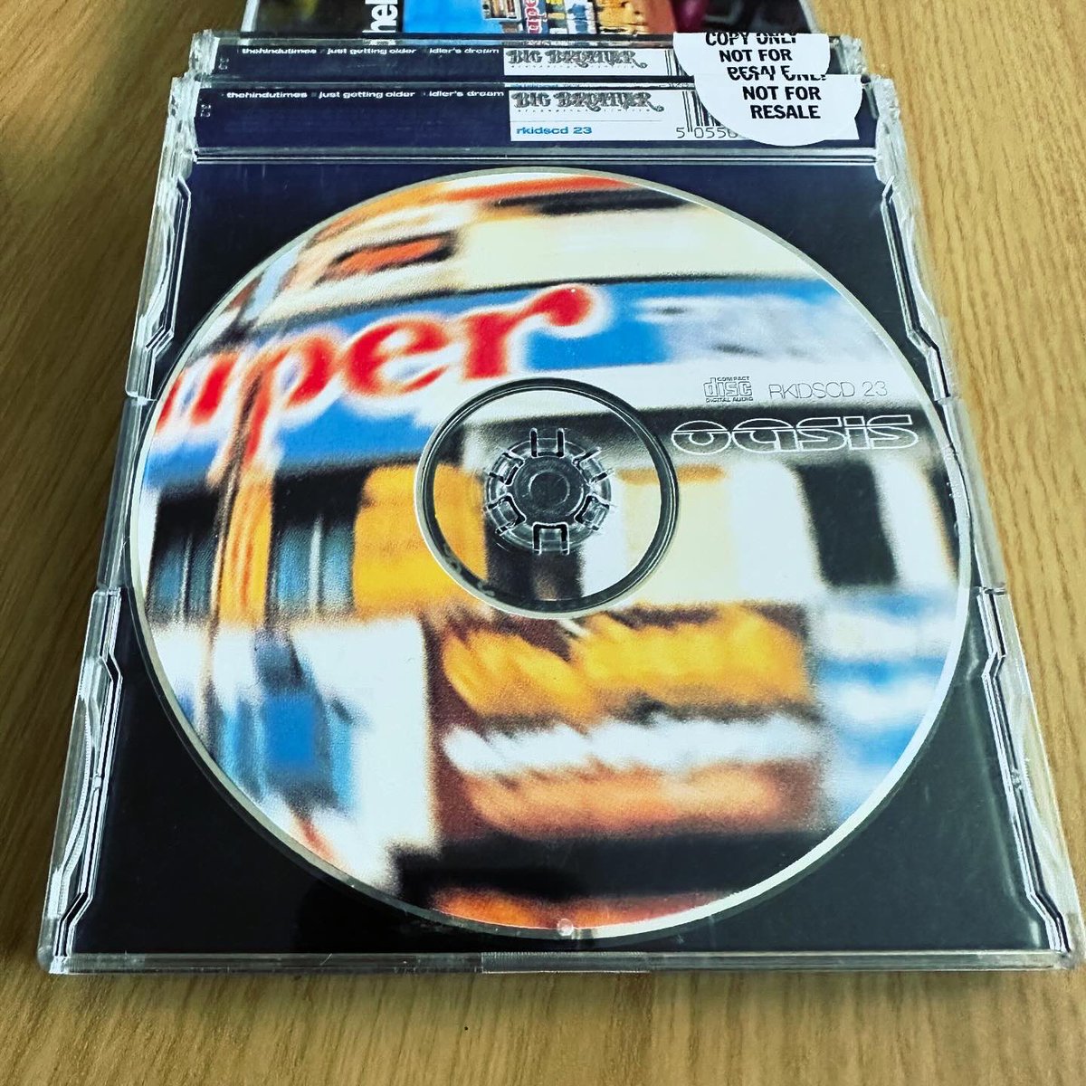 oasisrarities's tweet photo. CD #oasis #oasismusic #oasiscollectors #oasiscollector #oasiscollection #oasismemorabilia #oasislive #oasisrarities #oasisfans #oasisfansclub #oasisheathenchemistry #heathenchemistry #cd #cdcollector #musiccollection #indiemusic #promo #bigbrother #hindutimes #thehindutimes https://t.co/XqVHspz0gP