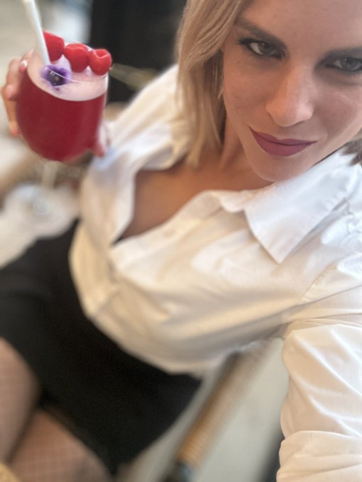 Hier j&rsquo;ai fait ma rentr&eacute;e des classes mon &eacute;l&egrave;ve a &eacute;t&eacute; sage hier soir ou pas &hellip;. https://t.co/ARi5EYST<a href="/tag/night"class="tags"><span>#night</span></a><a href="/tag/porn"class="tags"><span>#porn</span></a><a href="/tag/plaisir"class="tags"><span>#plaisir</span></a>