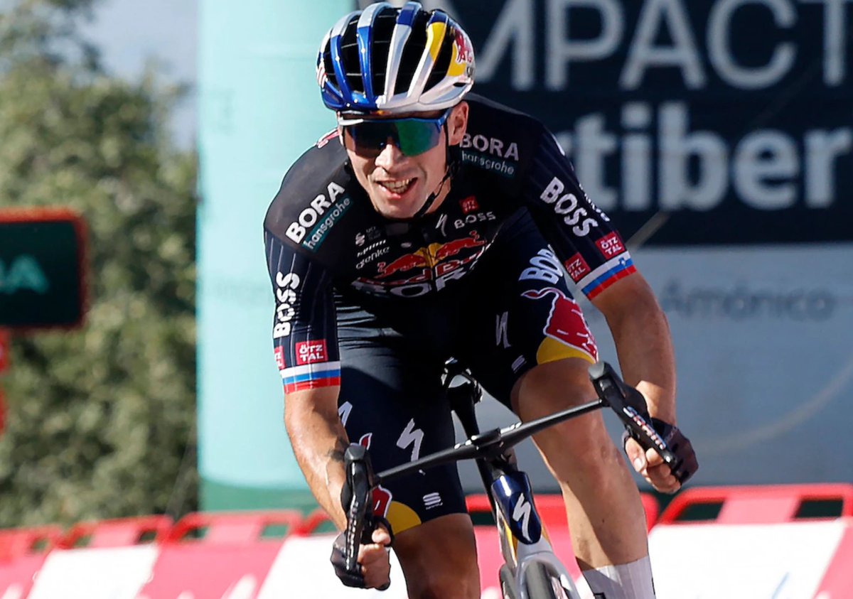petrodavid21's tweet photo. Vuelta 
Stage 15

Roglič must be the favorite
after his performance on the Puerto de Ancares
On his terrain, he has everything it takes
to make up the 1:21 deficit to O'Connor

Landa, Mas
Skjelmose, Rodriguez, Gall,Gaudu
Carapaz,Kuss,Yates

#121Metadex #vuelta #PredictionGames https://t.co/bA55KkTBzc