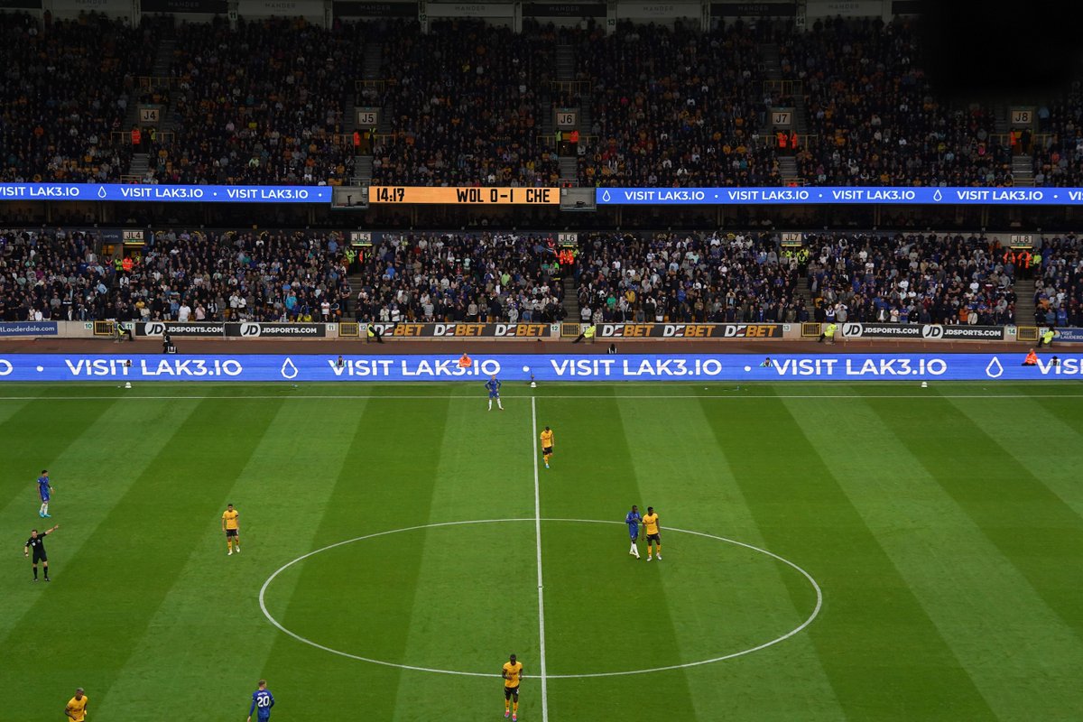 lake_lak3's tweet image. 🚀 Here we go—LAKE was on every screen during the #PremierLeague game between @Wolves and Chelsea! And this is just the beginning with many more games to come! ⚽️

LAKE was impossible to miss—don’t we look great at Molineux? 🔥
Most importantly, this is a fantastic opportunity to…