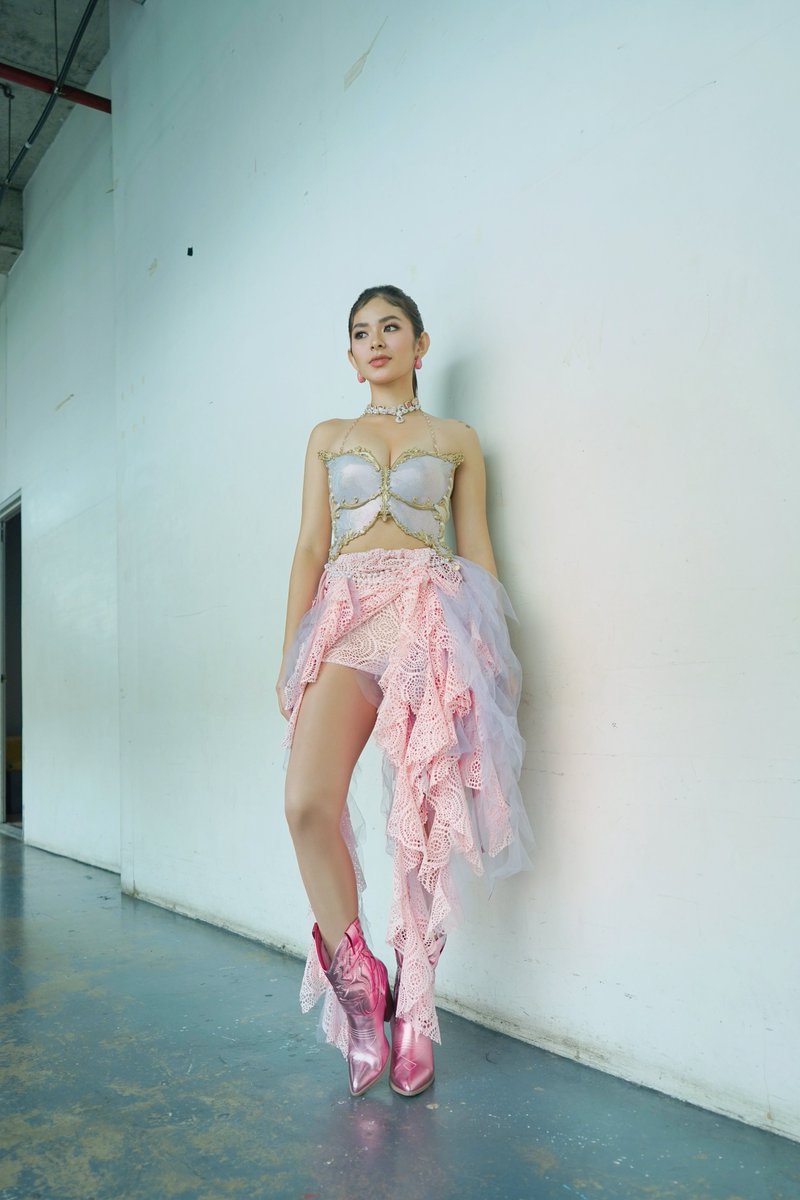 iamAndalioLoisa's tweet photo. 🧜🏻‍♀️🪩💘 https://t.co/Tam26sU8q1