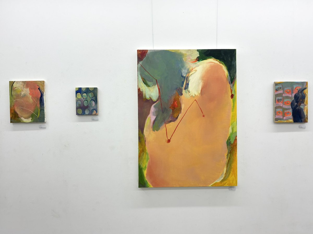 グループ展本日最終日でした！
期間中悪天候が続いたものの.たくさんの方がお越し下さりました・・嬉しい限りです
本当にありがとうございました　精進します