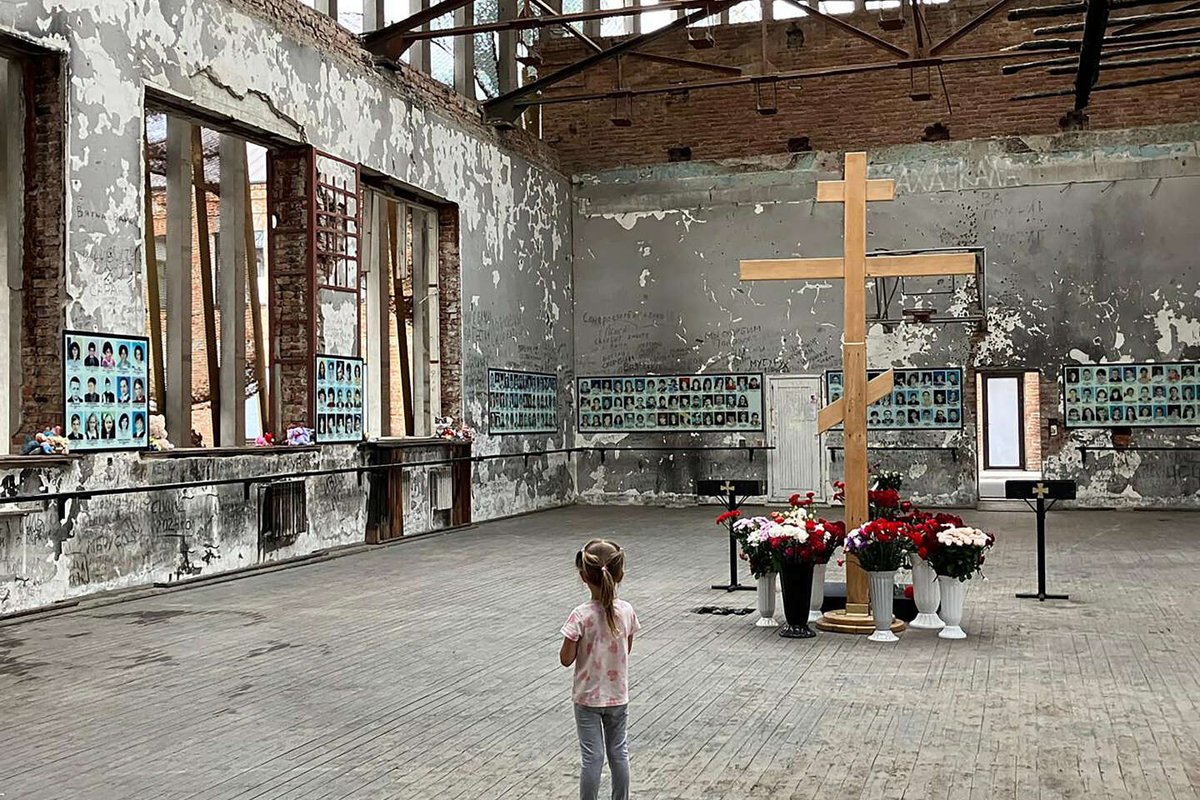 A Beslan, la douleur intacte des mères, l’indifférence persistante de Poutine dlvr.it/TCf6rk