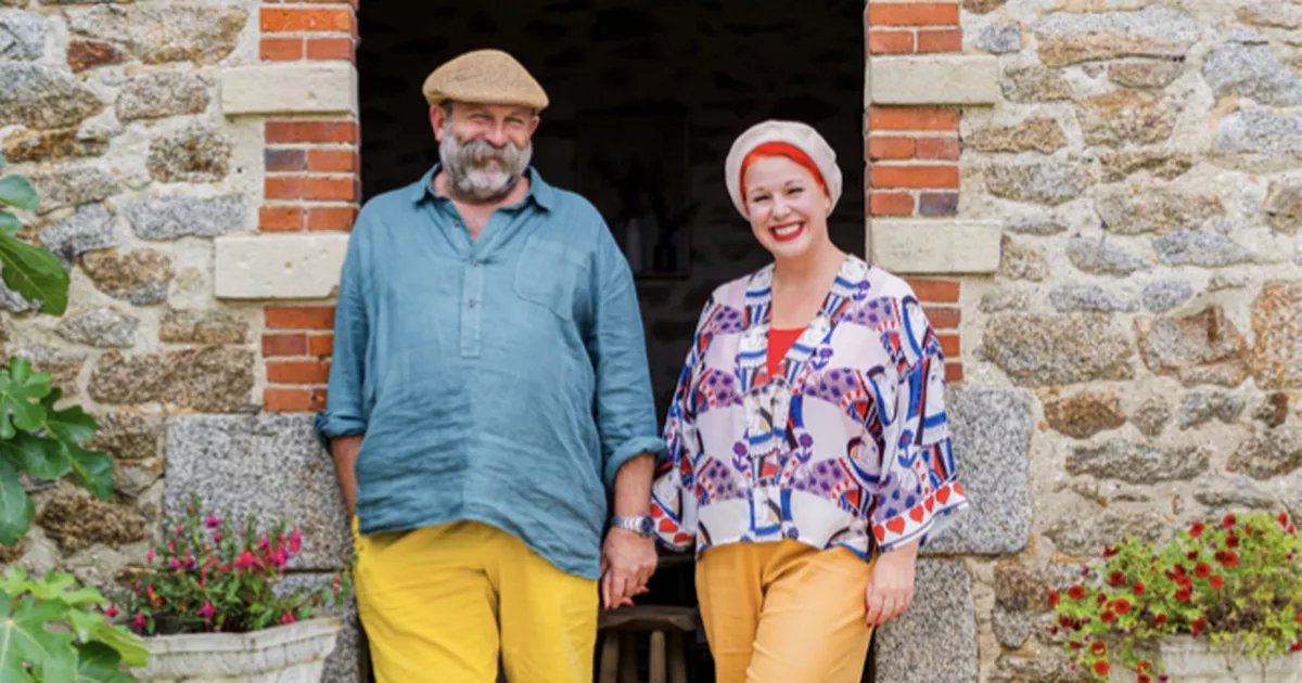 JithuMaddur's tweet photo. Escape to the Chateau's Dick and Angel Strawbridge set record straight on Channel 4 axe https://t.co/GV5JIuig2X https://t.co/SatkZisbDE