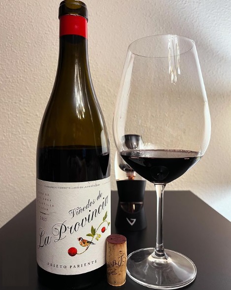Prieto Pariente Viñedos de La Provincia 2017 #vino 🇪🇸🍷 #wine #winelover #vin #vini #wein sobrelias.com/catas-de-vinos…