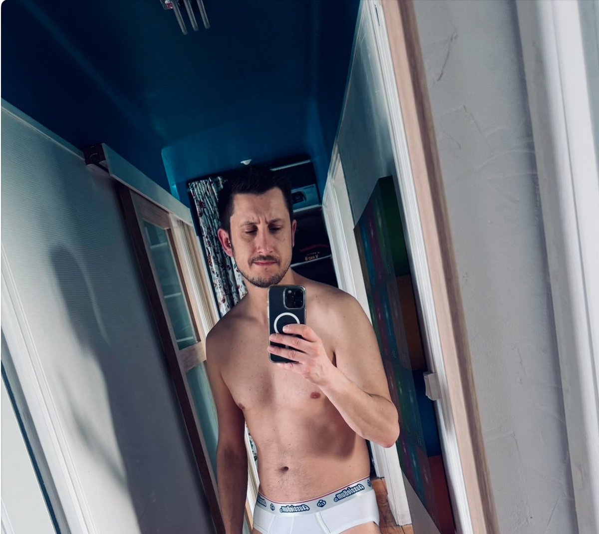 J’ai toujours la mèche 🌊🤷🏻‍♂️