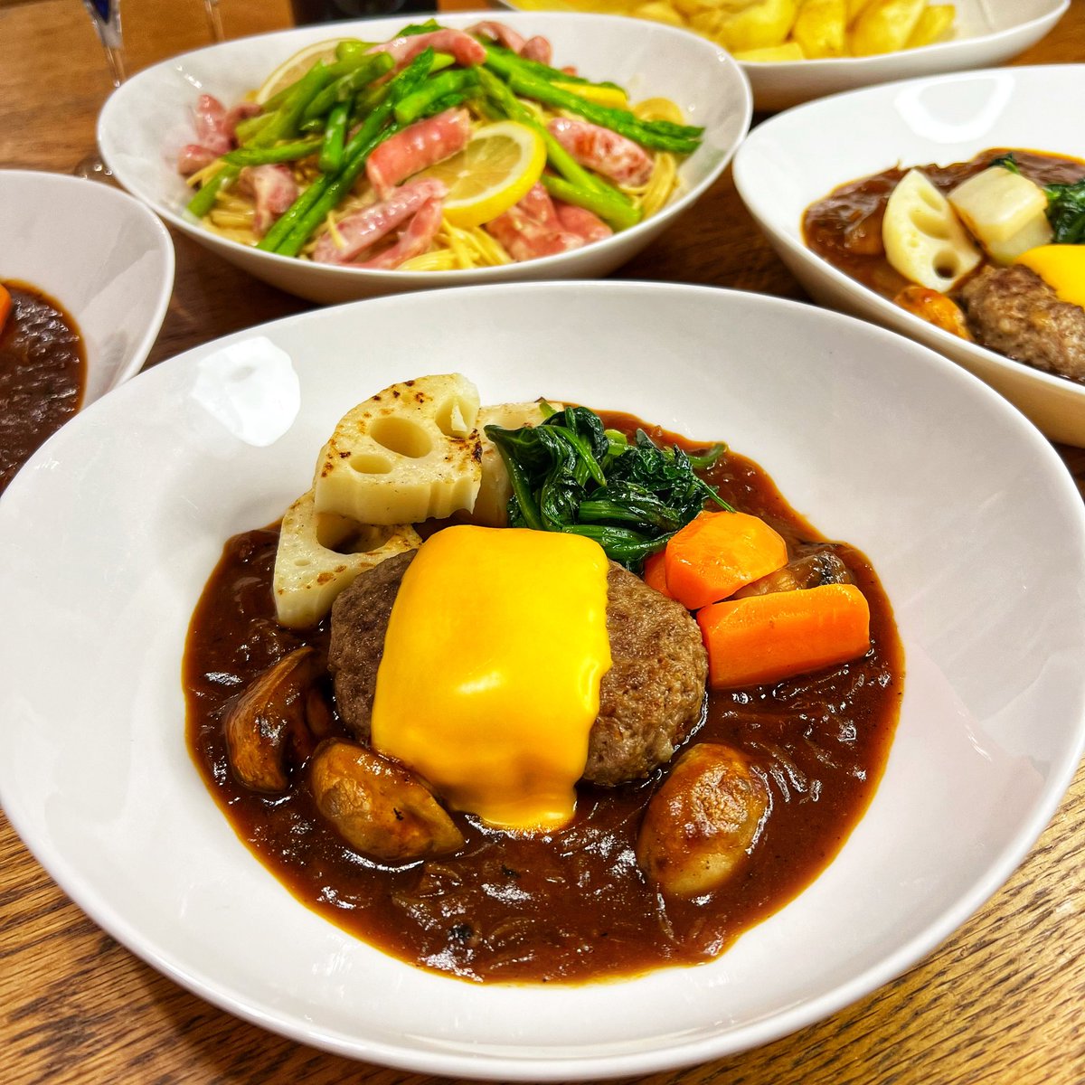 ・ハンバーグ&amp;付け合わせ野菜
・ローストポテト
・アスパラソーセージレモンパスタ