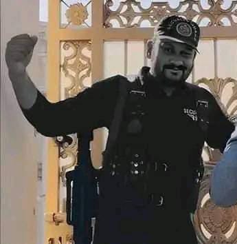 مختصر وقت میں ٹک ٹاک اور سوشل میڈیا پر سب کے دلوں پر راج کرنے والا شیرا اب نہیں رہا۔ 
شیرا گذشتہ روز ایک روڈ ایکسیڈنٹ میں وفات پا گیا۔ نماز جنازہ جہلم میں ادا کردی گئی۔ سب دوست اس کے لیےبات فاتحہ پڑھ دیں ۔ جزاک اللہ 🤲