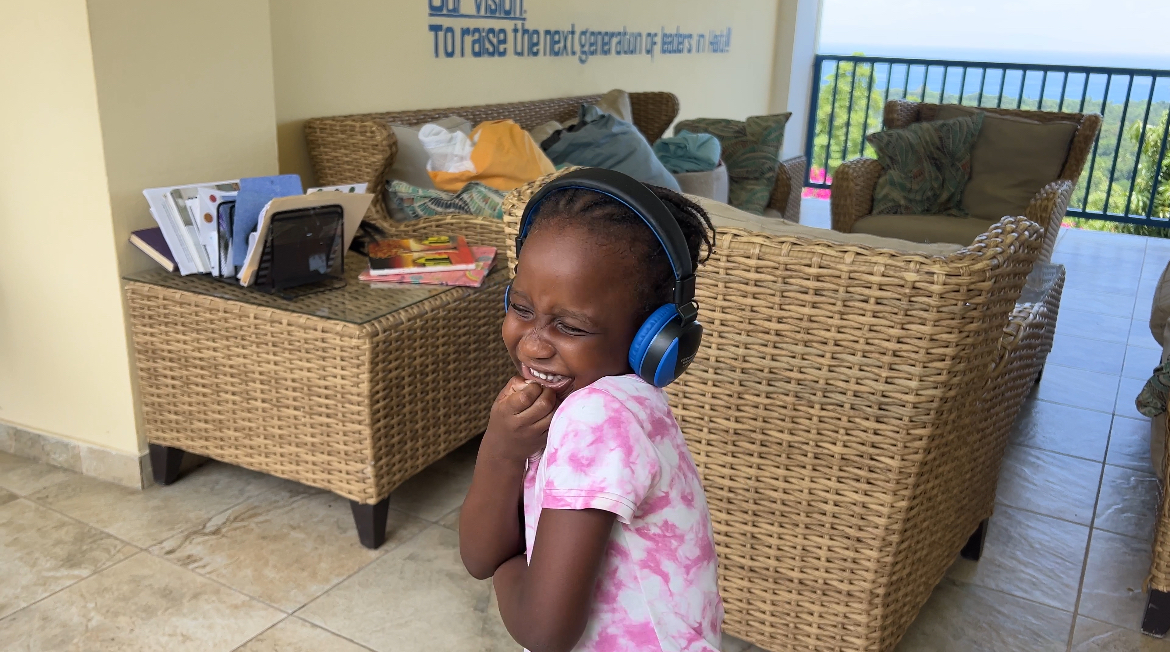BeLikeBrit's tweet image. We love seeing our kids with such contagious smiles! Their joy is absolutely infectious and brightens up our day! #HappyKids #ContagiousSmiles #JoyfulMoments #BeLikeBrit