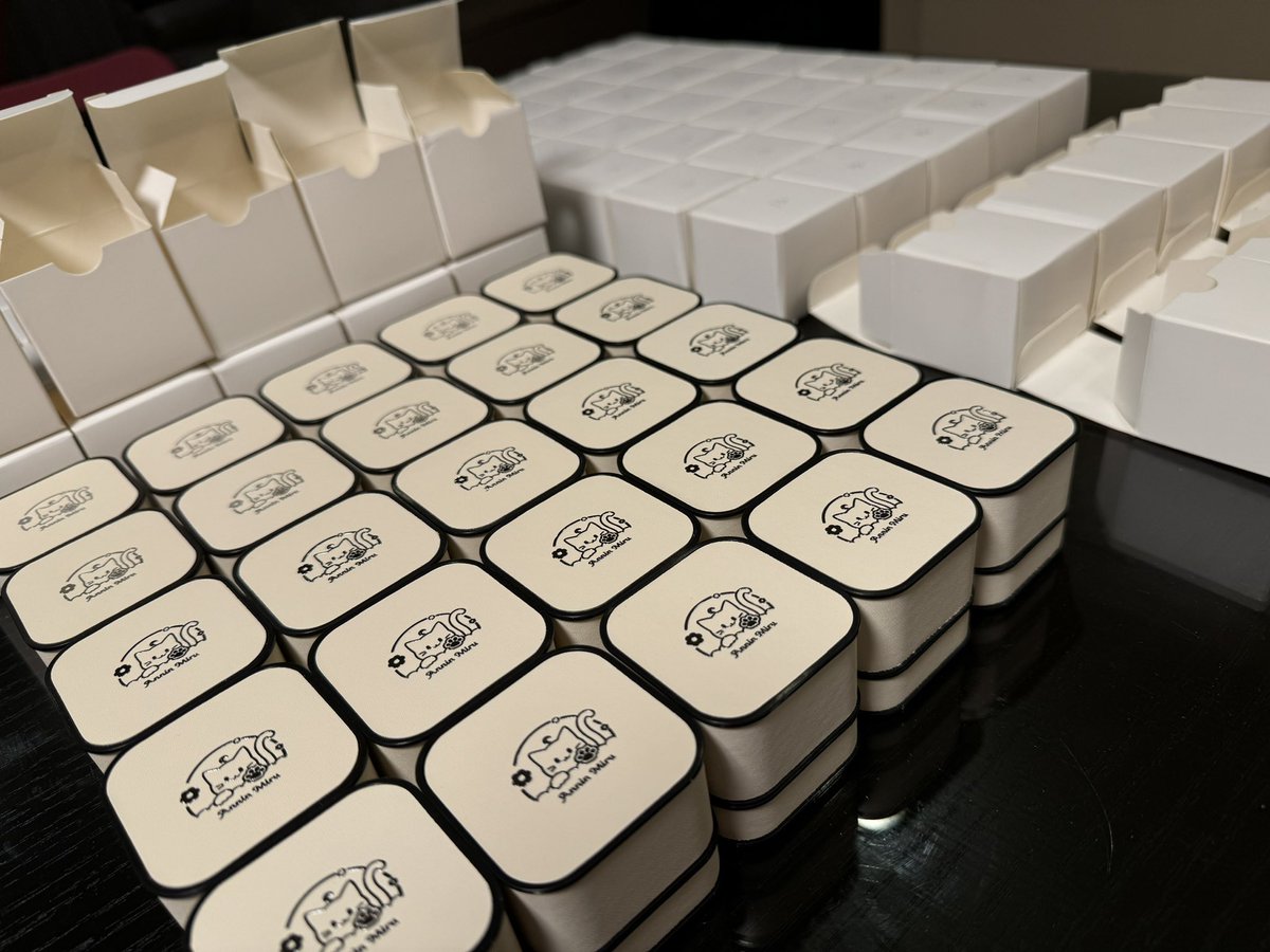 飾品終於完工啦
接下來是包貨的回合👀🫶