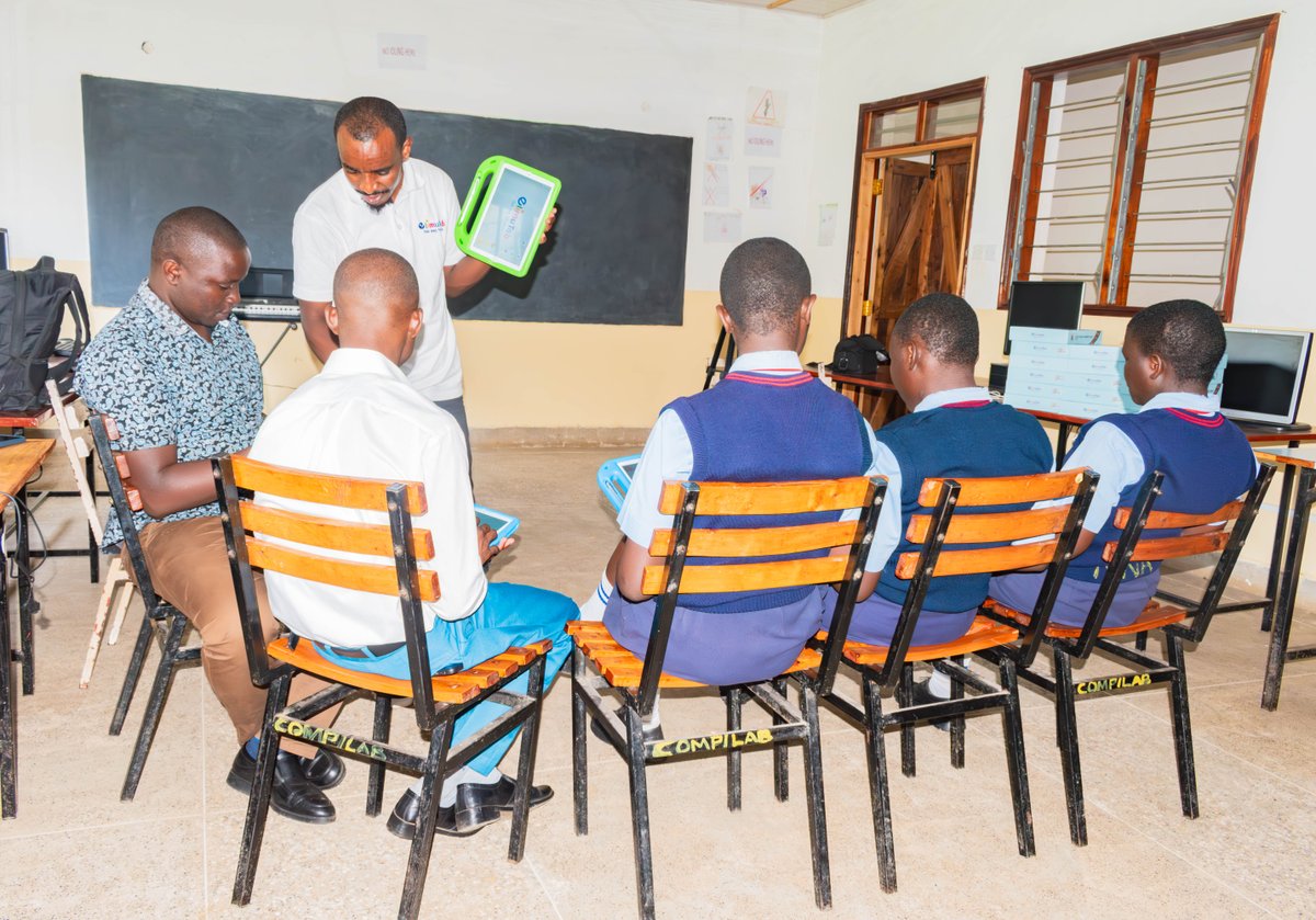 ElimuTab's tweet image. At our recent experience at Amazing Grace Girls Secondary School Awasi, we delivered and trained teachers in-depth and students on our ElimuTab advanced educational tablets. 🌟🎉📱
#ElimuTab #edtech #tabletsforkids #AmazingGraceGirlsSecondarySchoolAwasi #KenyaPower