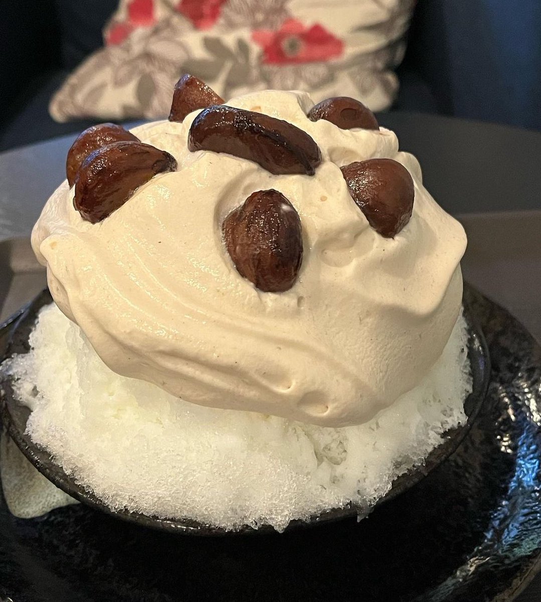 夏休み特別営業は終わりました。
９月より通常営業となります。
月火定休日。
月火が祭日となる場合は営業となります。

９月４日(水)より、皆様お待ちかねの
栗のエスプーマかき氷が始まります‼️
今後ともよろしくお願いします。
#カフェドリアリティ
#岐阜カフェ
#岐阜フラワーケーキ専門店