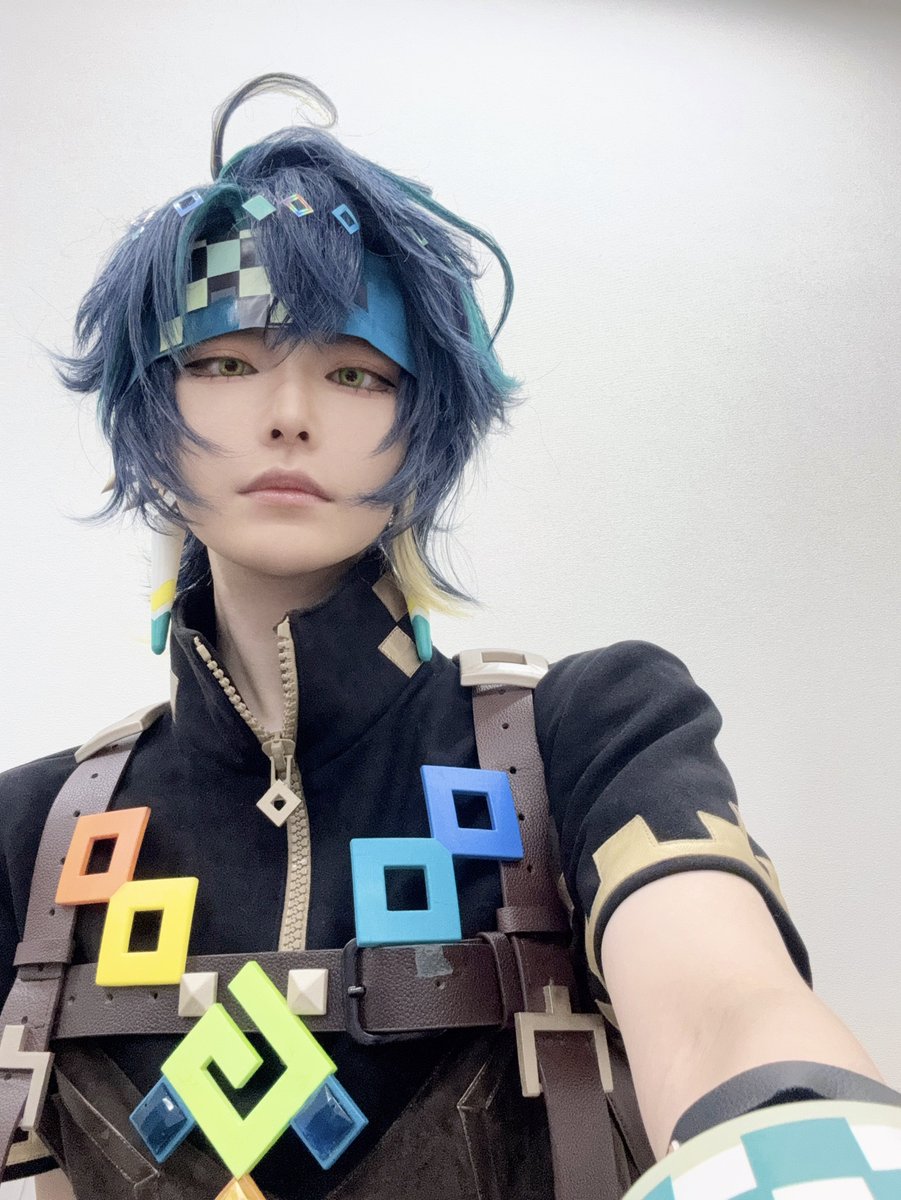 yamo8cos's tweet photo. 見えないかな〜と思いつつ眉毛も描いていた下からﾆﾁくん https://t.co/Aai69PQNqy