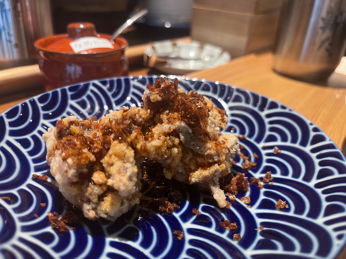 MaccStock's tweet photo. 所属しているサロンで知り合ったメンバーがラーメン屋さんを開店する事になったので、レセプションに参加させていただきました🍜貝のお出汁の効いたスープと麺が程よく絡んでとても美味しかったです！レアチャーシュー丼と唐揚げも最高😆
おダシと銀しゃり 中華そば 新た
https://t.co/3gzT2CzLYY https://t.co/8BqjwnuZ4K