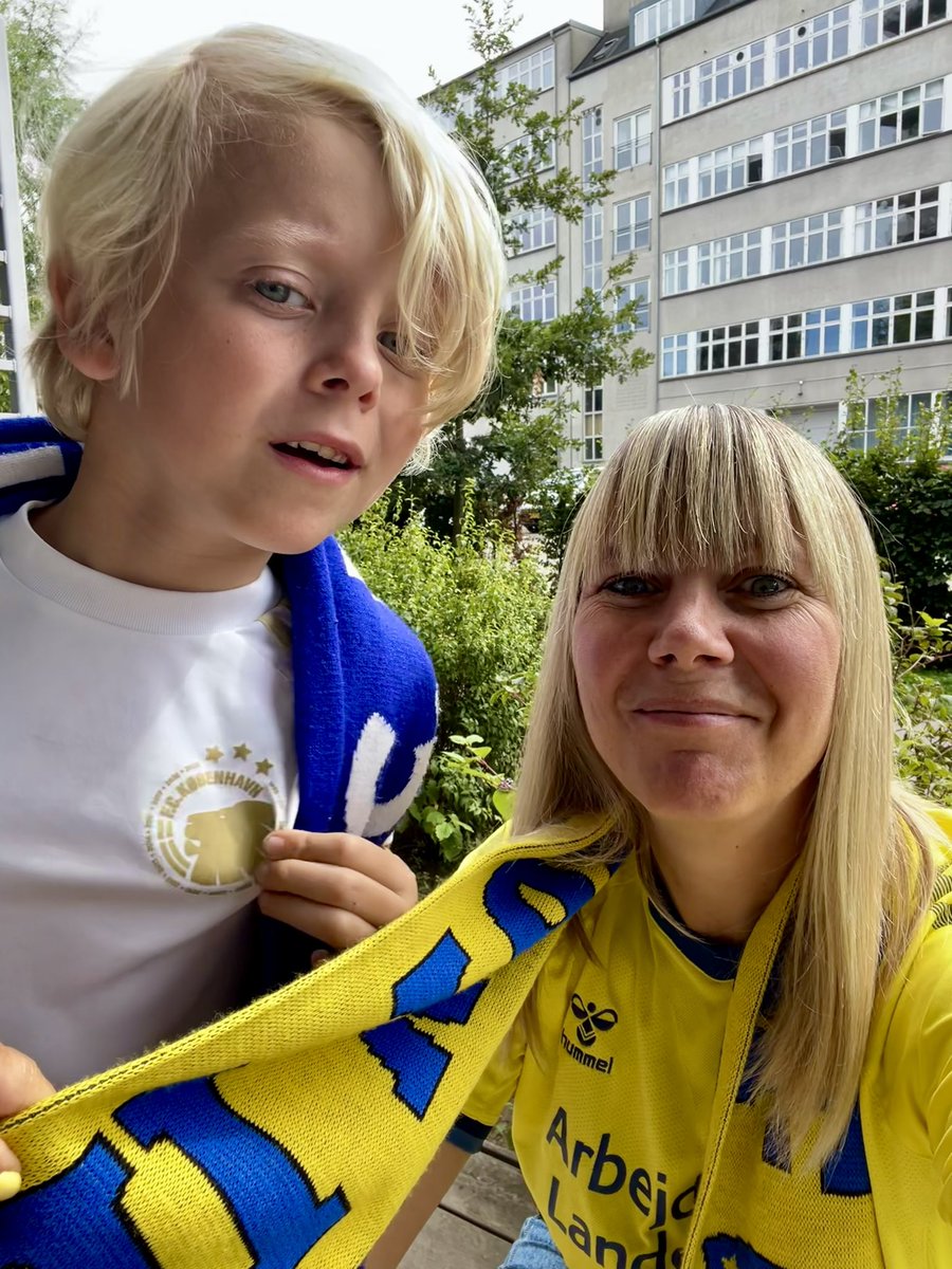 Så har vi balladen. 37 minutter til, at husfreden er forbi…😬⚽️

#derby #fckbif #brøndbyif