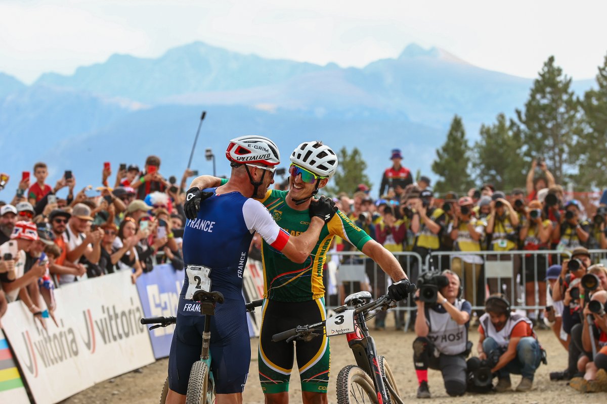 🇿🇦 🇿🇦 🇿🇦 ALAN HATHERLY 🇿🇦 🇿🇦 🇿🇦

2024 Men Elite XCO UCI World Champion 🌈

#PalArinsalAndorra2024