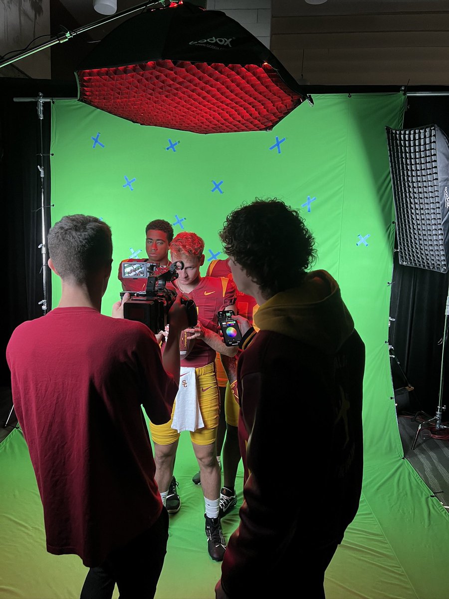 Radmen Niven (@radmen) on Twitter photo Arrival of the Trojan✌️
Special thanks to <a href="/FlintTanquary/">Flint Tanquary</a> from <a href="/USCCinema/">USC School of Cinematic Arts</a> with this production🎬
Team effort 👏
DP <a href="/1ericmichael/">Eric Michael</a>
Set production <a href="/OfficialJuan/">Juan Reyes</a> <a href="/robwashiii/">robwashiii</a>
Art direction <a href="/lukeacuellar/">Luke Cuellar</a> <a href="/SammySilv/">Samuel Silverman</a>
+ all the help from our admin here at USC🙏 Arrival of the Trojan✌️
Special thanks to <a href="/FlintTanquary/">Flint Tanquary</a> from <a href="/USCCinema/">USC School of Cinematic Arts</a> with this production🎬
Team effort 👏
DP <a href="/1ericmichael/">Eric Michael</a>
Set production <a href="/OfficialJuan/">Juan Reyes</a> <a href="/robwashiii/">robwashiii</a>
Art direction <a href="/lukeacuellar/">Luke Cuellar</a> <a href="/SammySilv/">Samuel Silverman</a>
+ all the help from our admin here at USC🙏