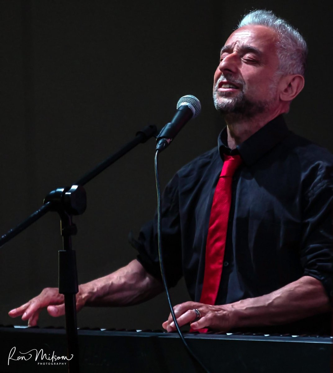 Jonathan Gee (@jonathangeetrio) on Twitter photo Looking forward to singing <a href="/pizzajazzclub/">PizzaExpress Live</a> ‘s newest venue, The Piano Lounge, under their St Martin’s Lane restaurant… this Friday the 6th at 7.30pm. Hope to see you there <a href="/LondonJazz/">UK Jazz News</a> <a href="/LondonJazzFest/">EFG London Jazz Festival</a> <a href="/LDNJazzMeetup/">London Jazz Meetup</a> <a href="/jazzwise/">Jazzwise</a> <a href="/jazzfm/">Jazz FM</a> Looking forward to singing <a href="/pizzajazzclub/">PizzaExpress Live</a> ‘s newest venue, The Piano Lounge, under their St Martin’s Lane restaurant… this Friday the 6th at 7.30pm. Hope to see you there <a href="/LondonJazz/">UK Jazz News</a> <a href="/LondonJazzFest/">EFG London Jazz Festival</a> <a href="/LDNJazzMeetup/">London Jazz Meetup</a> <a href="/jazzwise/">Jazzwise</a> <a href="/jazzfm/">Jazz FM</a> 