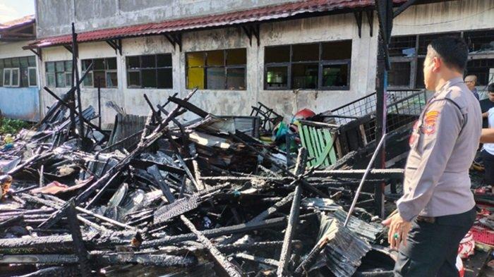 Dua Kebakaran Gegerkan Warga Banjarmasin, Sri Lihat Api Menjalar di Bagian Atap dlvr.it/TCg1cS