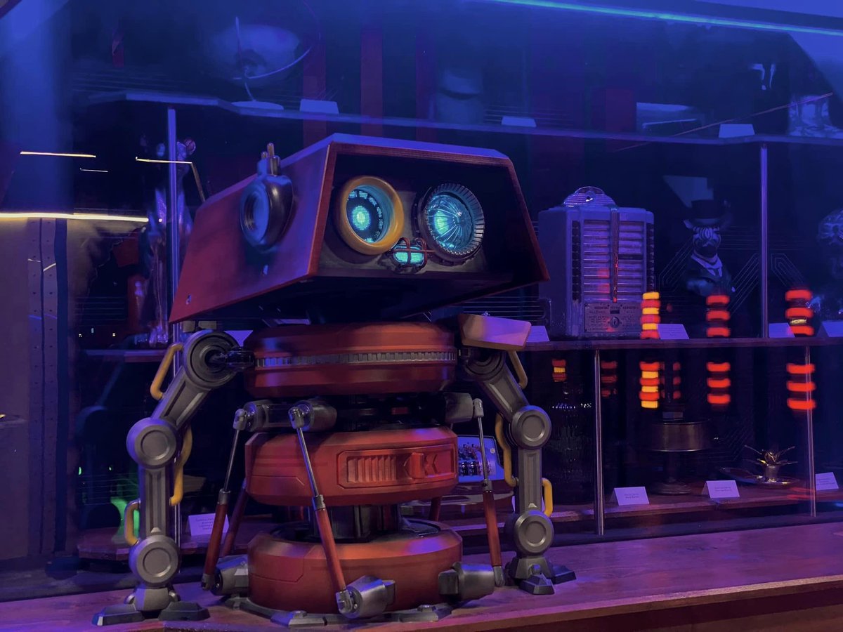 📍🪐 Aujourd’hui on s’envole dans une galaxie lointaine, très lointaine, à <a href="/MajesticEscape/">Majestic Escape Game</a> à #Paris ! Objectif : infiltrer une ancienne base militaire et détruire le vaisseau ennemi du Consortium ✨ 🛸