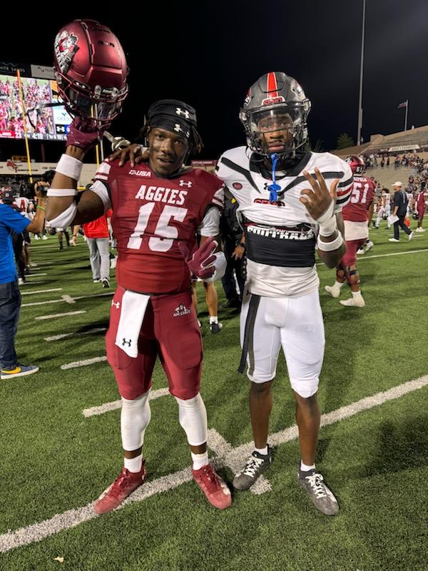 Had a great game last night and even better night when I took this pic wit my brother man #JUCOPRODUCT #Villeboys <a href="/Red_Raven_FB/">Coffeyville Football</a> <a href="/ap1sland/">Adrian Patterson</a>