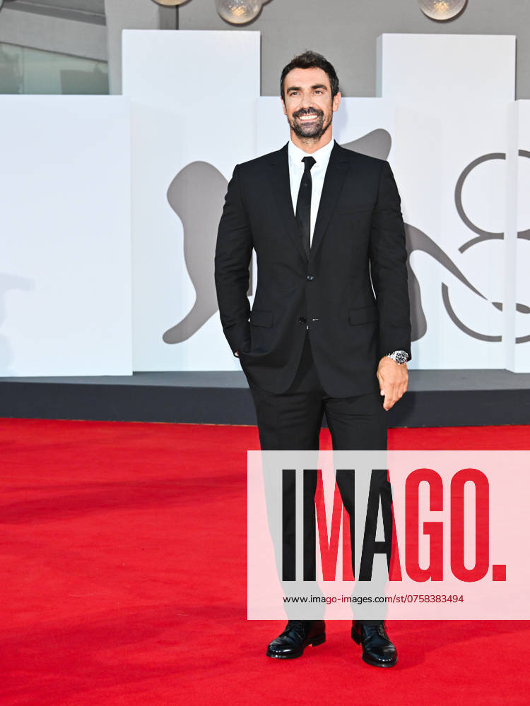 ✨ İbrahim Çelikkol at Kineo Award Red Carpet - The 81st Venice International Film Festival

#İbrahimÇelikkol
#PremioKinéo | #KinéoAwards
#kineodiamantiaward | #Venezia81
#biennaledivenezia | #VeniceFilmFestival
#VenedikFilmFestivali