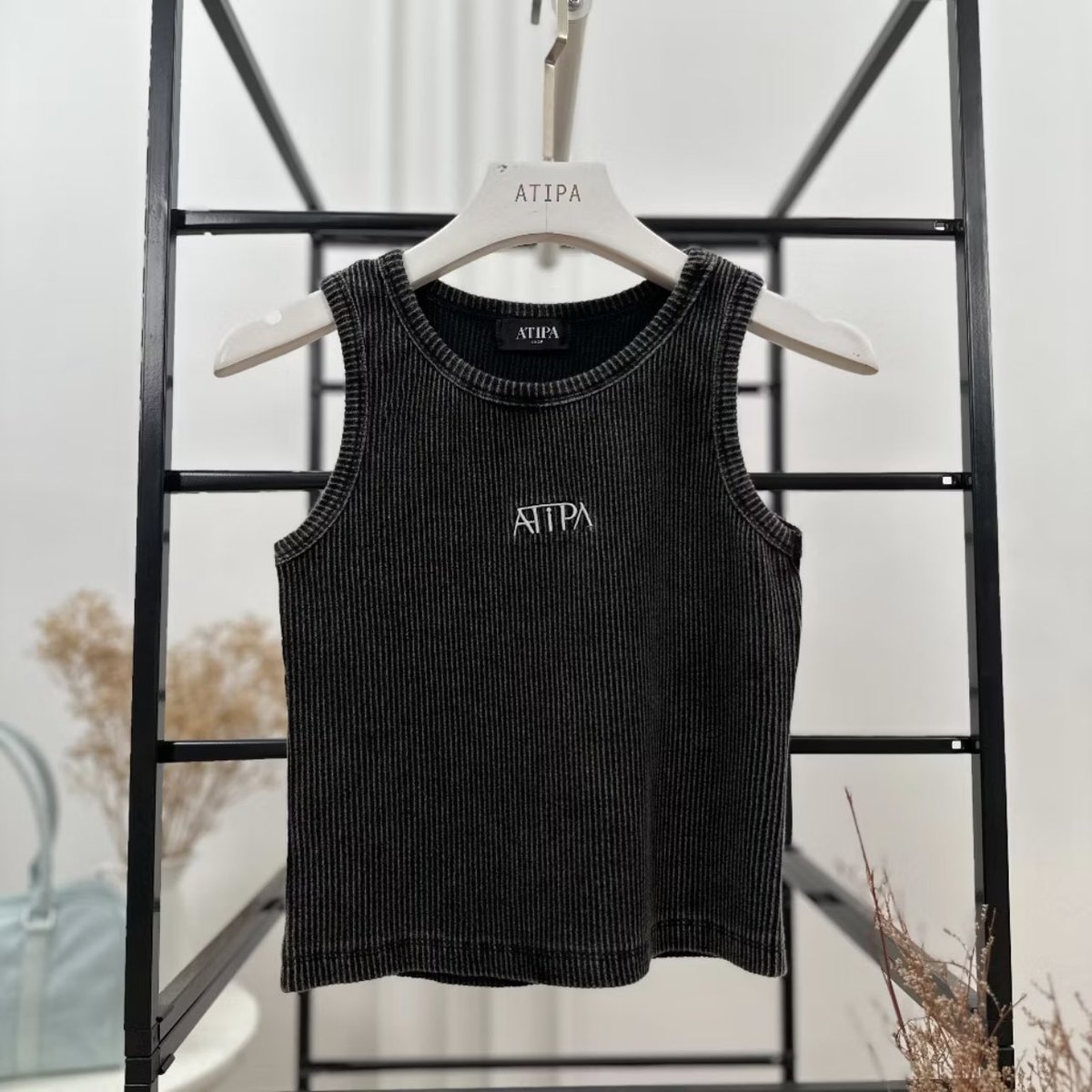 Meetangkubb's tweet photo. ￼Atipashop - FADING TANK TOP เสื้อกล้าม แขนกุด คอกลม สีฟอกปักโลโก้ ผ้าดี เหมาะกับอากาศบ้านเราสุบๆ ✨💗

พิกัด : https://t.co/iam0XzGhTs

#เสื้อกล้าม #เสื้อแขนกุด #atipashop #แฟชั่น #ช้อปปี้ป้���ยยา #เสื้อผ้าผู้หญิง #จู้ดี้ #อบจราชบุรี https://t.co/iCcHfpTOWn