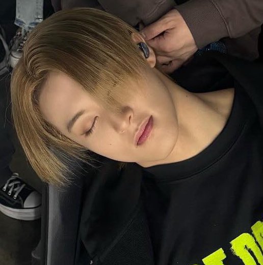 marklopsemangka's tweet photo. sleeping markie 🥹🤏🏻 https://t.co/apdfIgFWMC
