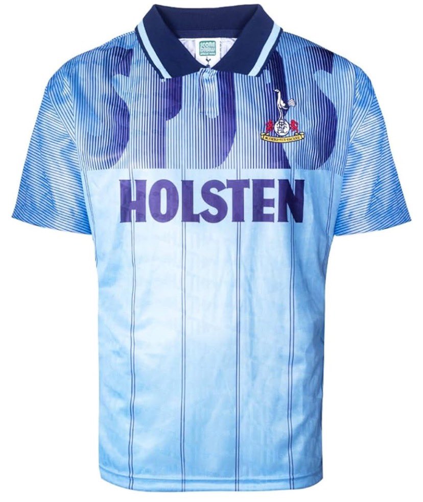 lambiepie1975's tweet photo. This kit is giving me ‘92 feels 😈 #COYS https://t.co/wbQswMd6FC