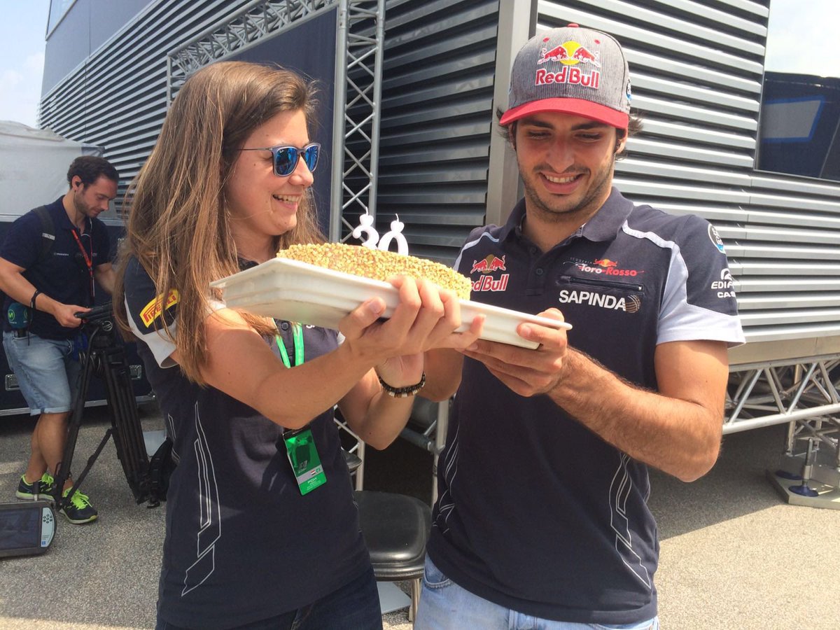 Tu turno, <a href="/Carlossainz55/">Carlos Sainz</a> 🌶️🎂 Felices 30, amigo! 😘