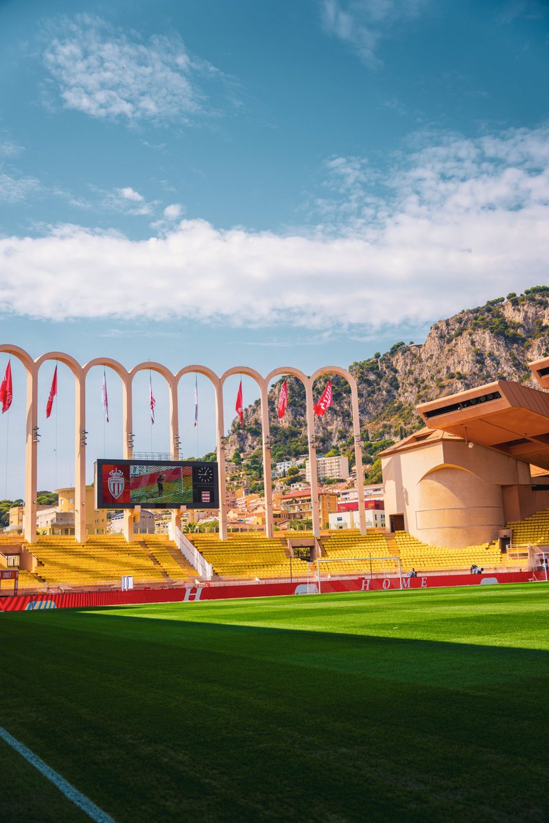MeteoFootMaps's tweet photo. ��⚪️ Le Stade Louis II qui change de peau intérieure petit à petit !

Les sièges jaunes vont devenir rouge et blanc !

✍️ Vous pensez que ça rendra mieux une fois terminé ?

(@XaVero06)

#ASMRCL #Ligue1 https://t.co/S638BSMBdB