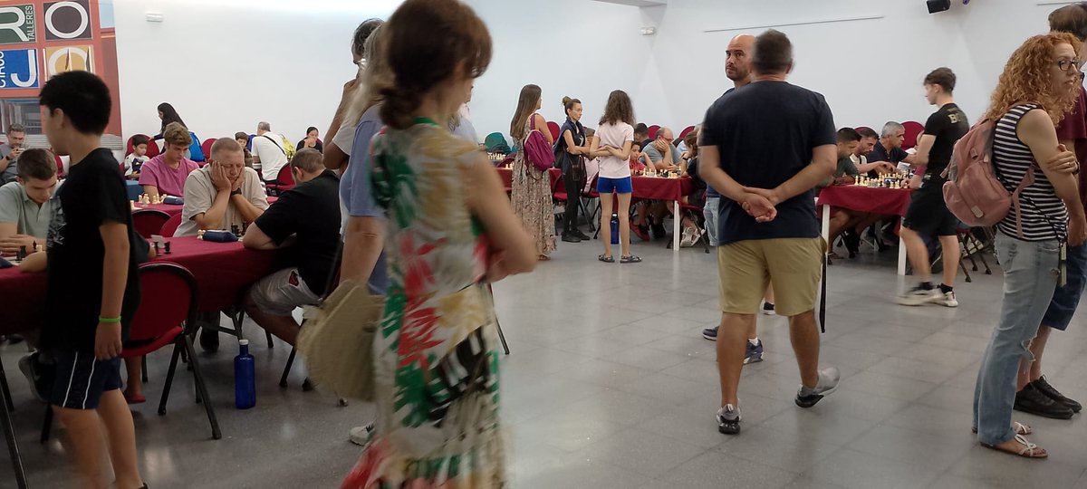 Esta mañana hemos estado con torneo de Ajedrez infantil #FiestasAlcorcón2024 
Una cita obligada y que cada tiene más aficionados
Organizado por <a href="/AjedrezDiagonal/">Club Ajedrez Diagonal Alcorcón</a> 
<a href="/AytoAlcorcon/">Ayuntamiento de Alcorcón</a> @Raquel_GanarAlc