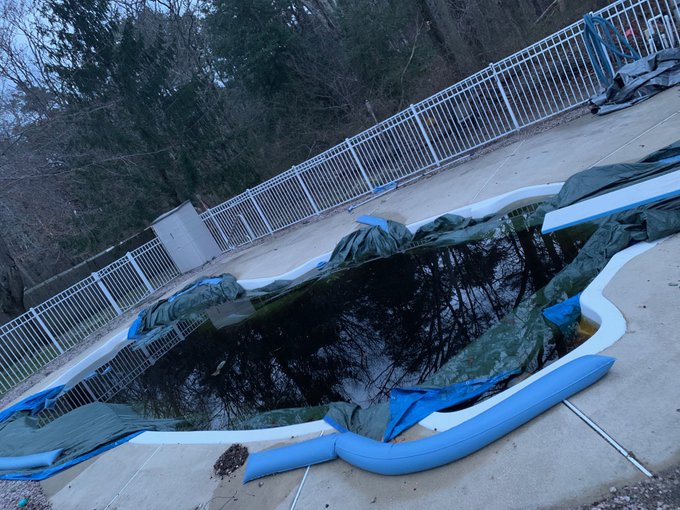 #PoolCue - As pool closing time nears keep in mind these couple things regarding waterbags; 
1. fill a single chamber bag to 2/3 to prevent rolling
2. waterbags need to butt end-to-end to prevent wind from getting under cover
3. fix an issue if you see it