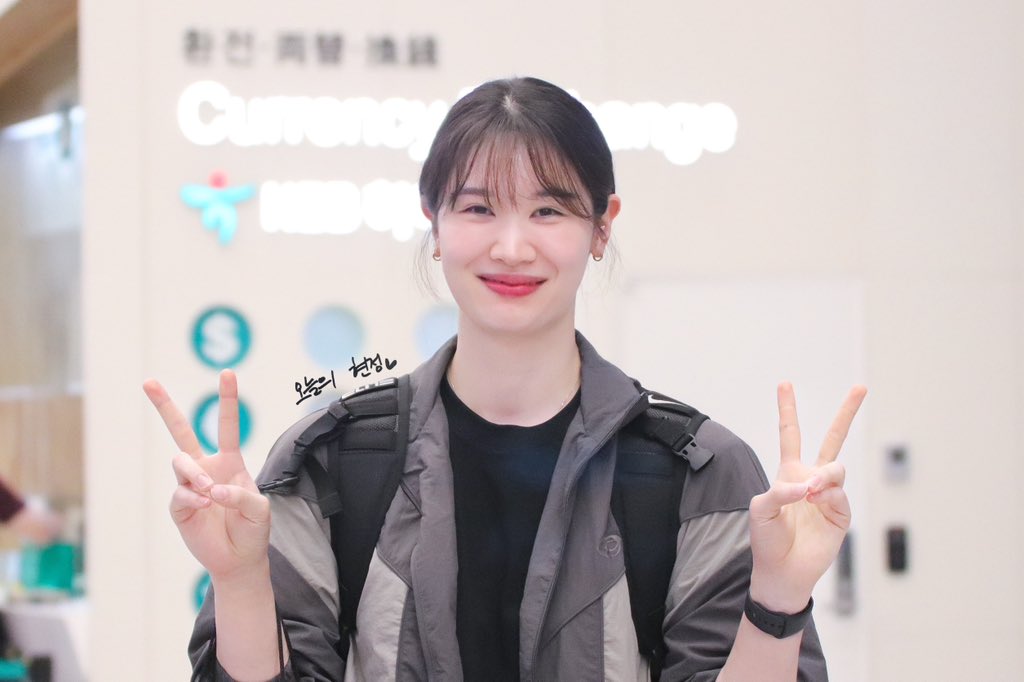 240901 

뽀용…뽀둥 귀여워 ㅠㅠㅠ 🥹🫶🏻💗

#김현정 #한국도로공사