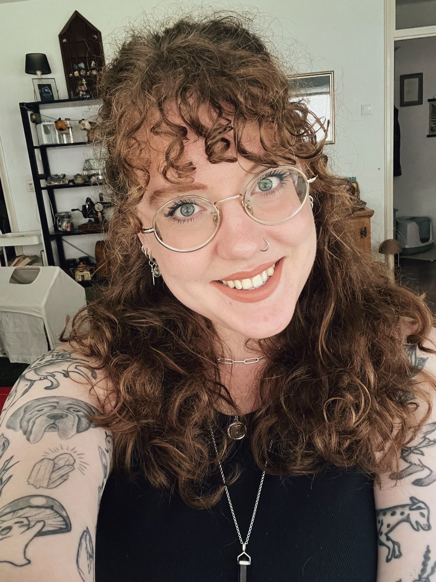 rozenessa's tweet photo. 🍄🍄🍄 LIVE RIGHT NOW 🍄🍄🍄

30th bday celebration!! Saying goodbye to my 20s and manifesting my 30s in the Sims 4 (which I haven’t played in years!!)

Come celebrate with me ♡

(Also, I got bangs cut, call it a midlife crisis, idk man)

https://t.co/0LlFcrpP6o https://t.co/kXZrBHUZ2U