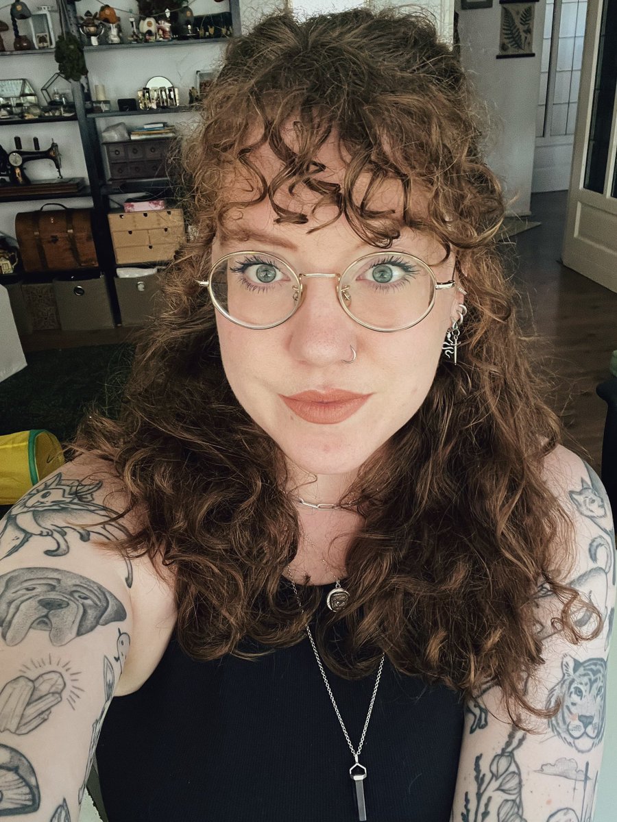 rozenessa's tweet photo. 🍄🍄🍄 LIVE RIGHT NOW 🍄🍄🍄

30th bday celebration!! Saying goodbye to my 20s and manifesting my 30s in the Sims 4 (which I haven’t played in years!!)

Come celebrate with me ♡

(Also, I got bangs cut, call it a midlife crisis, idk man)

https://t.co/0LlFcrpP6o https://t.co/kXZrBHUZ2U