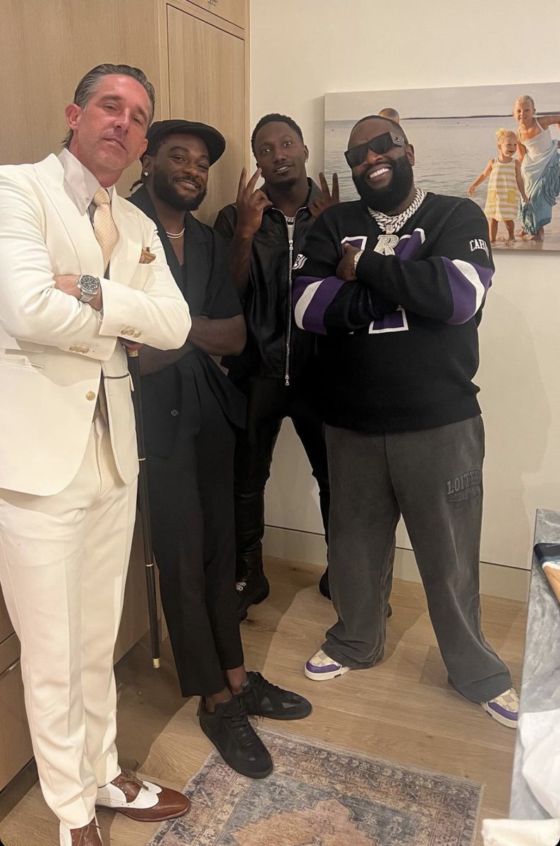 Coach_Yac's tweet photo. Kyle Shanahan, Brandon Aiyuk, Deebo Samuel and Rick Ross living it up https://t.co/6BEp0PQG2z