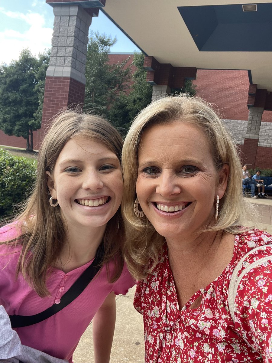 mwharrison11's tweet photo. The first week Back to School was a success! One in Middle already..🥹and a 4th grader. I’m not gonna lie though.. I miss my girls being with me during the day. 😢 #newyear #newadventures #LetsDoThis https://t.co/ce9pEz7ht6