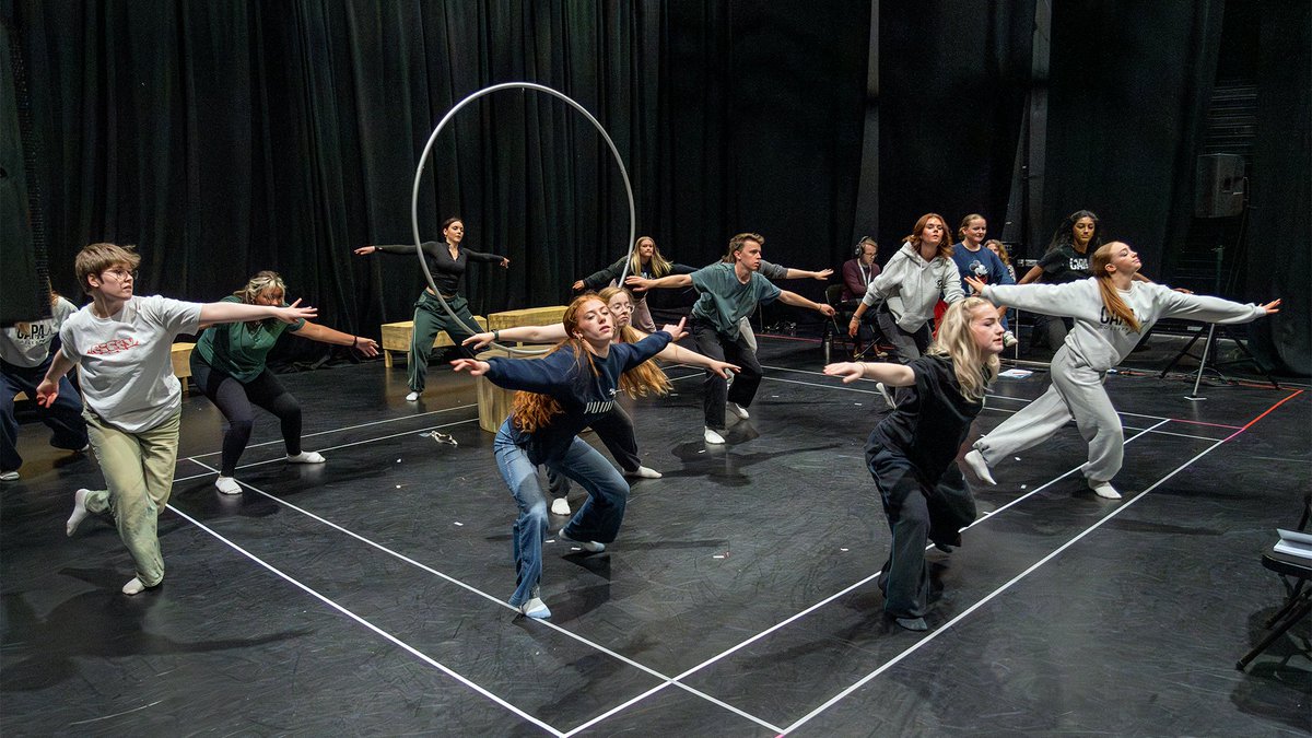 Red Ladder (@redladder) on Twitter photo "With all the well-publicised arts funding cuts there are fewer & fewer opportunities for young people to get a foot in the door, which is why partnerships like this have never been more important." <a href="/CAPACOLLEGE/">CAPA College</a>'s Stacey Johnstone #Sanctuary
📸<a href="/RoblingPix/">Robling Photography</a>
redladder.co.uk/opportunity-kn… "With all the well-publicised arts funding cuts there are fewer & fewer opportunities for young people to get a foot in the door, which is why partnerships like this have never been more important." <a href="/CAPACOLLEGE/">CAPA College</a>'s Stacey Johnstone #Sanctuary
📸<a href="/RoblingPix/">Robling Photography</a>
redladder.co.uk/opportunity-kn…