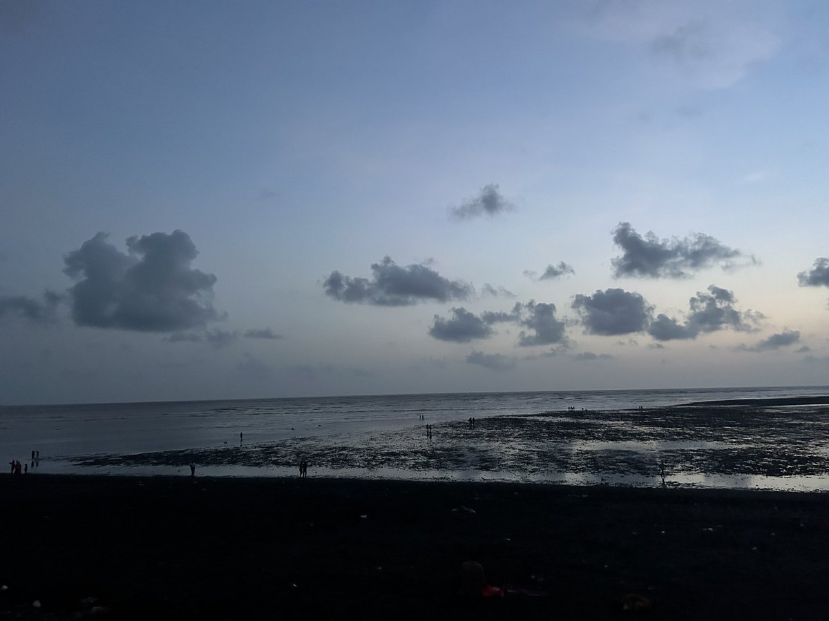2001mohitgoyal's tweet image. The earth has its music for those who will listen
#NatureInspired #daman #oceanview #arabiansea #sightseeing #NatureBeauty #beach #SunsetChaser