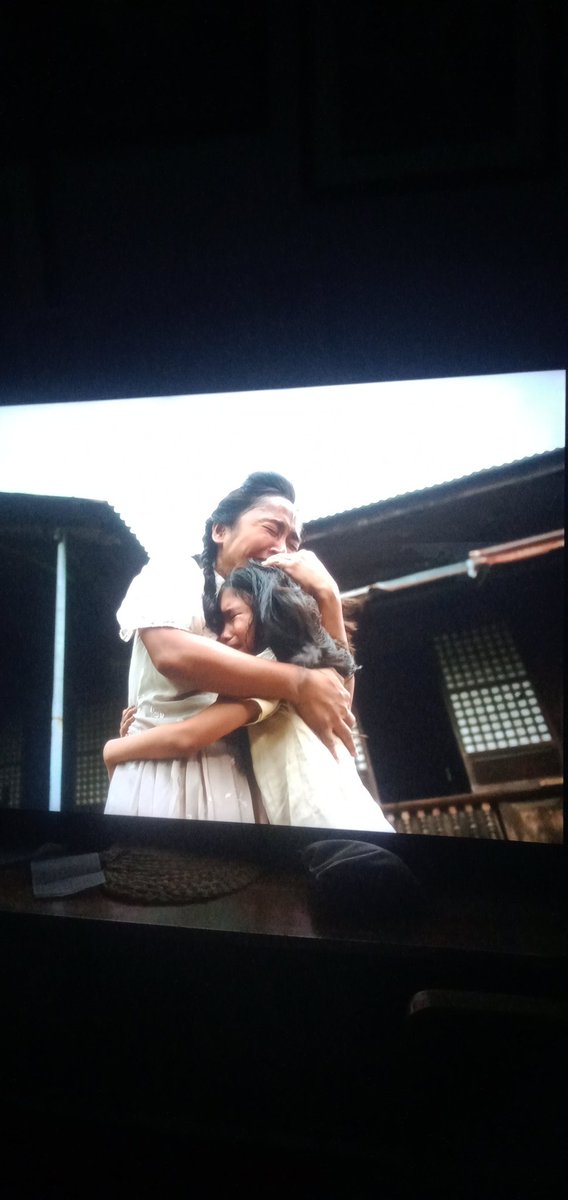 JotaroPlsCumMe's tweet photo. Man... 

FUCK... EDUARDO'S FAMILY LIKE  U CALLED EDUARDO A TRAITOR???

BIATCH!!! I WONT BE SYMPATHIZE IF YOU BECAME A COMFORT LADY

#PulangArawOnNetflix 
#PulangArawEp28 https://t.co/uBumhMhbXe