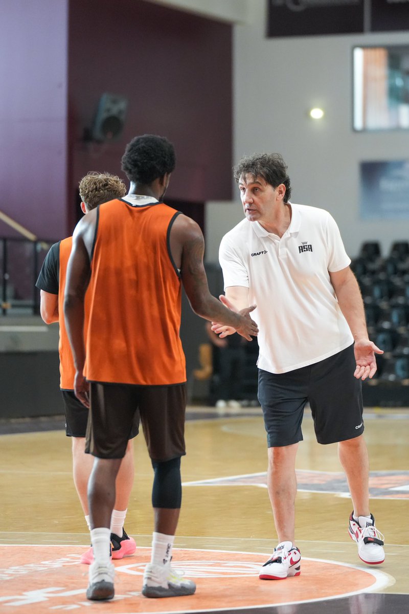 Ça travaille dur à J-3 du match de préparation face à la <a href="/sigstrasbourg/">SIG Strasbourg</a> 🔥

🎟️ Les places sont toujours dispos ➡️ sur asa-basket.fr/billetterie

#GoASA #ProB #ASAFamily