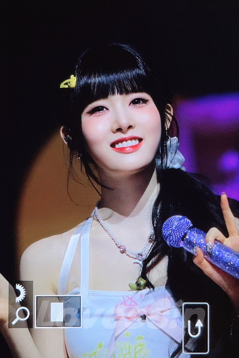 Lovessin0801's tweet image. 240901 프리뷰

🤙

#스테이씨 #시은 #STAYC #SIEUN