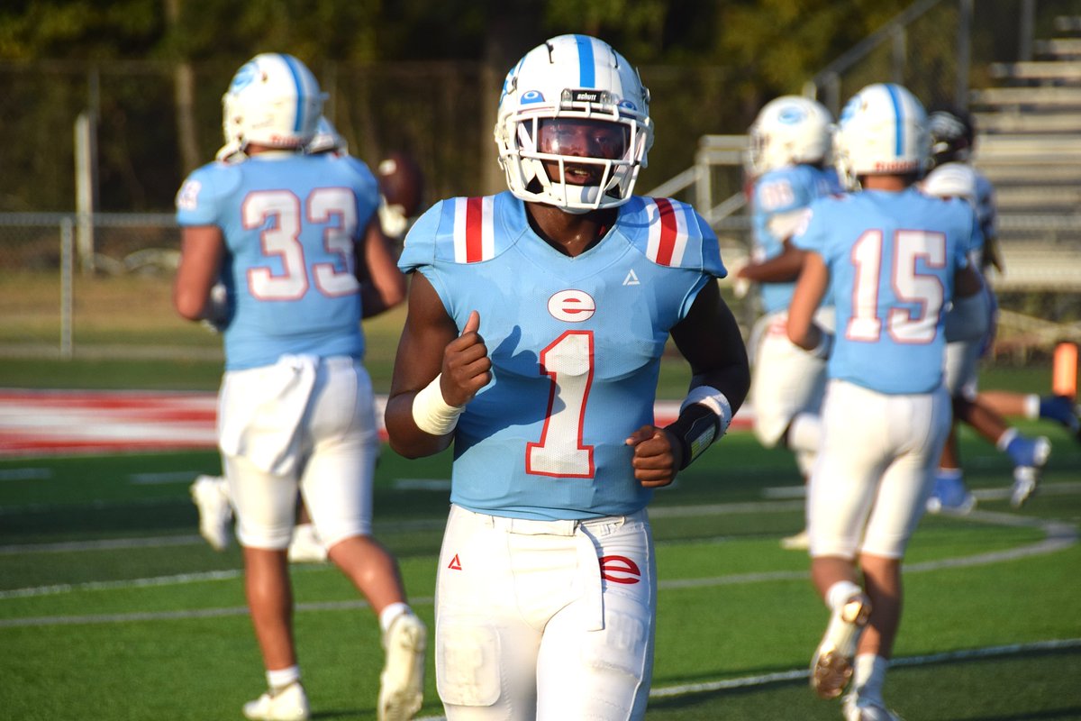 Marshall Levenson (@marshalllev_) on Twitter photo The excitement of 2027 Evangel (La.) QB Peyton Houston continues to grow as more people see his abilities in live action. 
In just 2 quarters in his season opening jamboree, Houston’s official stats were 15-21, 350 yards and 4 TDs, 1 INT. Also added 47 rushing yards 👀 The excitement of 2027 Evangel (La.) QB Peyton Houston continues to grow as more people see his abilities in live action. 
In just 2 quarters in his season opening jamboree, Houston’s official stats were 15-21, 350 yards and 4 TDs, 1 INT. Also added 47 rushing yards 👀