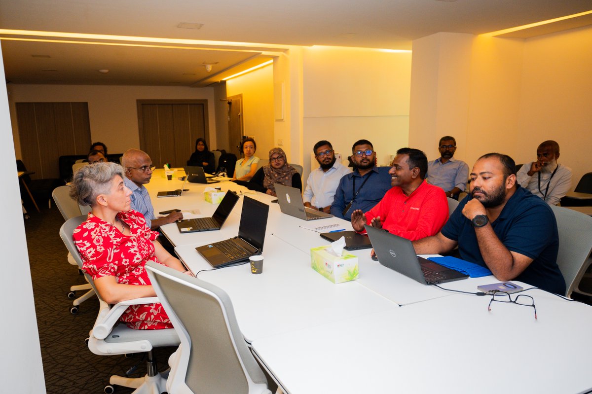 mindcomdv's tweet photo. Preparatory meeting with representatives from Asian Development Bank and CrimsonLogic to discuss the upcoming Maldives National Single Window platform. 

#Tradenet #ADB #CrimsonLogic https://t.co/6tDQx63uqI
