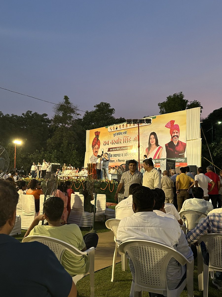 mikiskarwal's tweet photo. @RaoNarbir , aap agge badho hum aapke saath hai…Jai Shri Ram. Aapka bahut bahut shukriya ke aap humari South City2 mien aake, humari area ko dhanya kar diya. Jai Hind…Jai Bhawani @BJP4India https://t.co/jc7Gwd5bkq