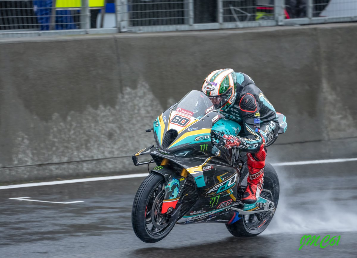 some wet images from Cadwell last weekend